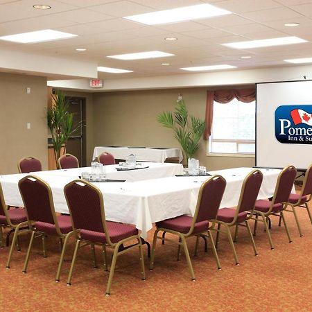 Pomeroy Inn And Suites Chetwynd Екстериор снимка
