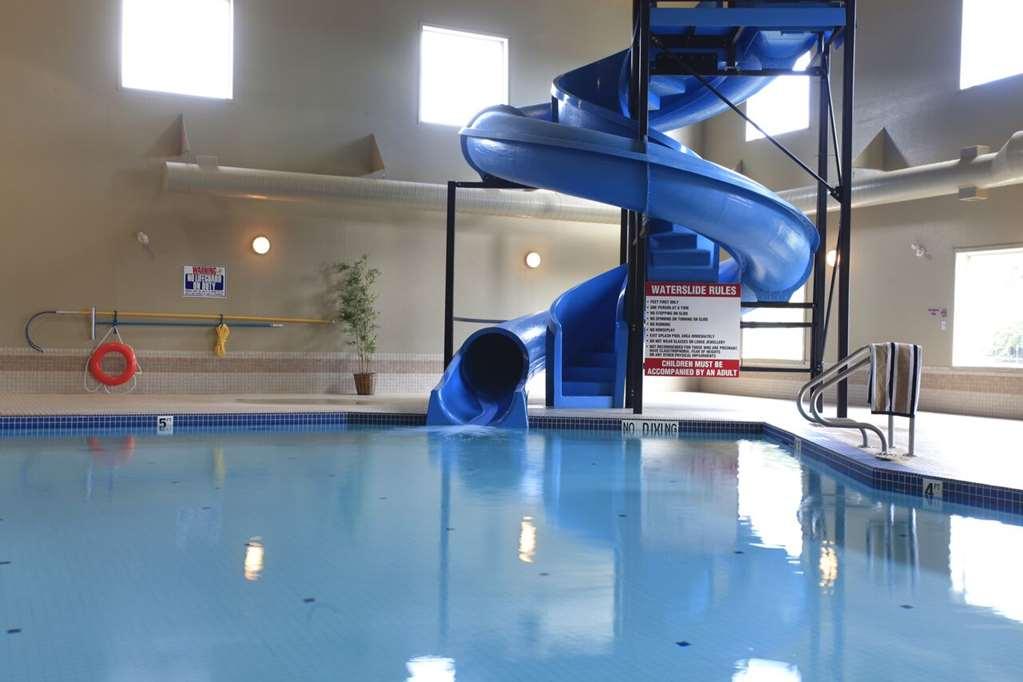 Pomeroy Inn And Suites Chetwynd Удобства снимка