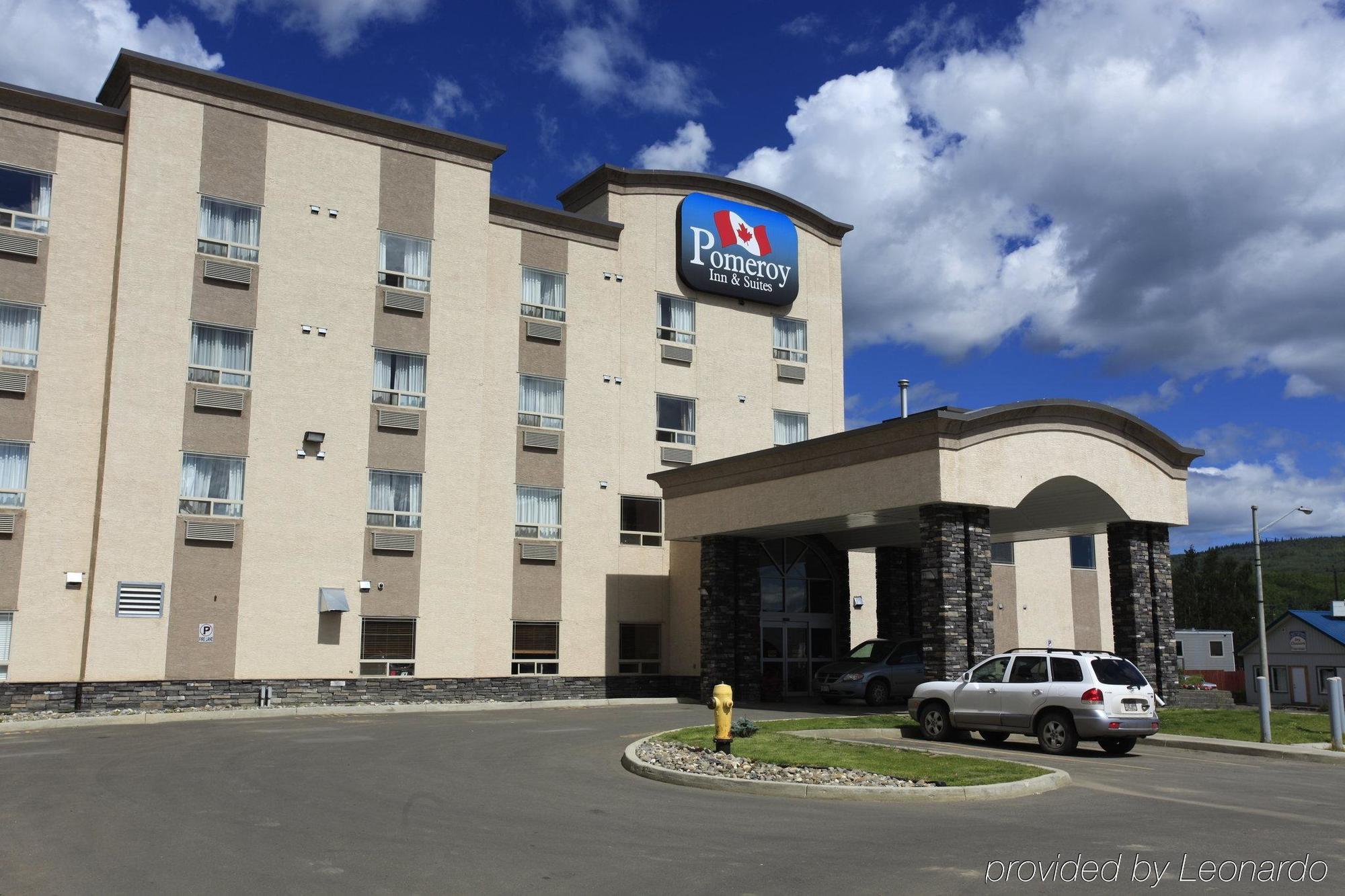 Pomeroy Inn And Suites Chetwynd Екстериор снимка